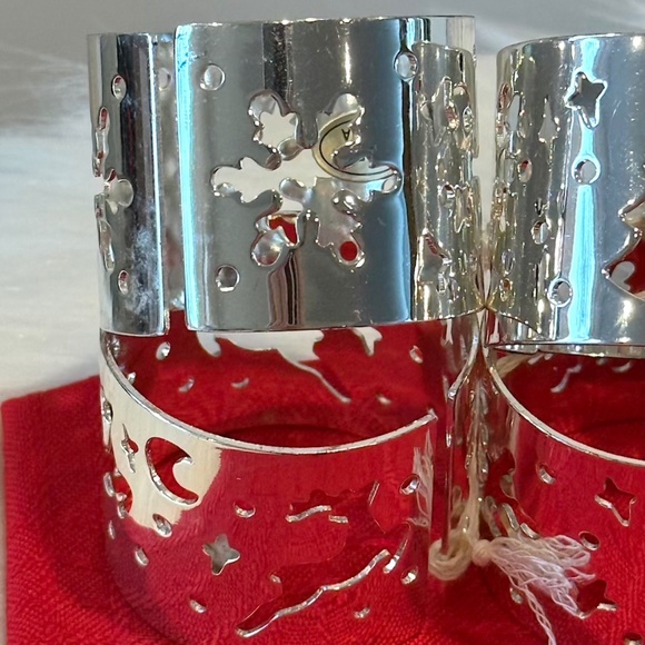 17 Piece Linen Set (Retail $103) - 1 Tablecloth, 8 Napkins, &  8 Rings - Picture 7 of 11